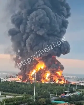 青岛黄岛仓库大火